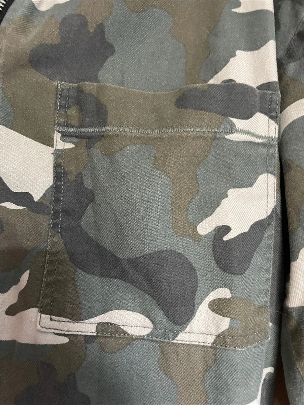 Divided Women's Camo Zip-Up Hoodie Jacket - Green/White/Black